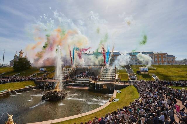 "Epicentrum of Elegance: The 300-Year Jubilee of St.Petersburg State University at the Peterhof Spring Fountain Festival"